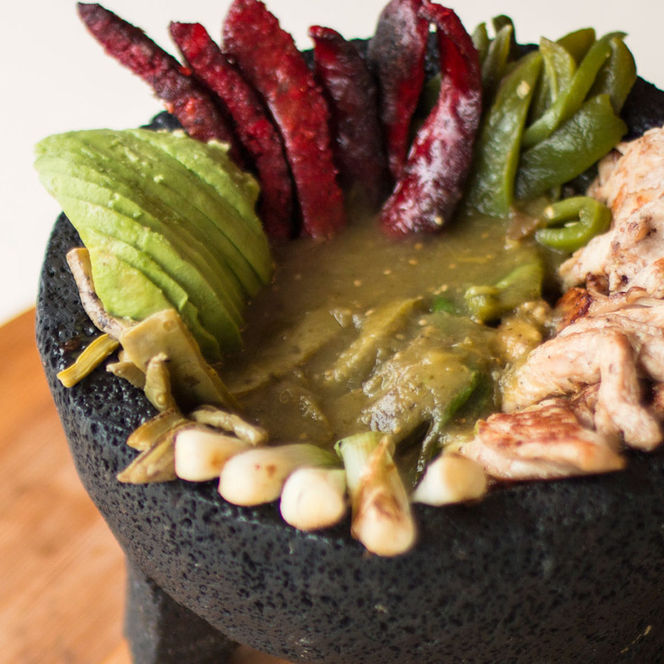 MOLCAJETE POLLO